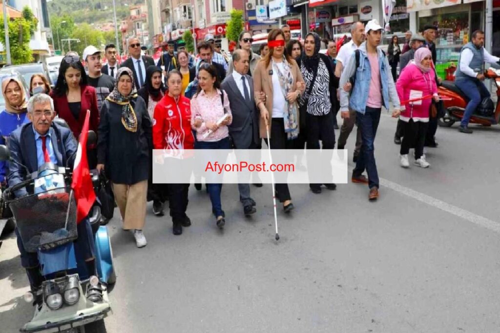 Afyonkarahisar Belediye Başkanı Engelliler Haftası’nda farkındalık yürüyüşü gerçekleştirdi